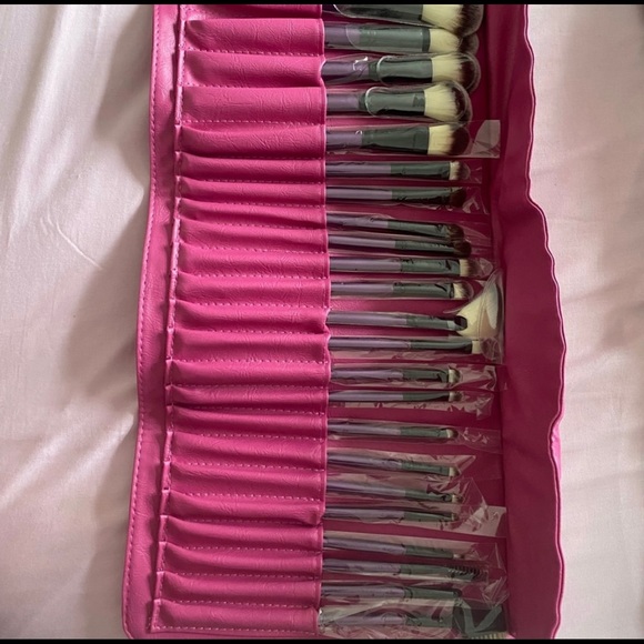 PINK MAKEUP SET BUNDLE AND TRAVEL SET - Picture 7 of 7